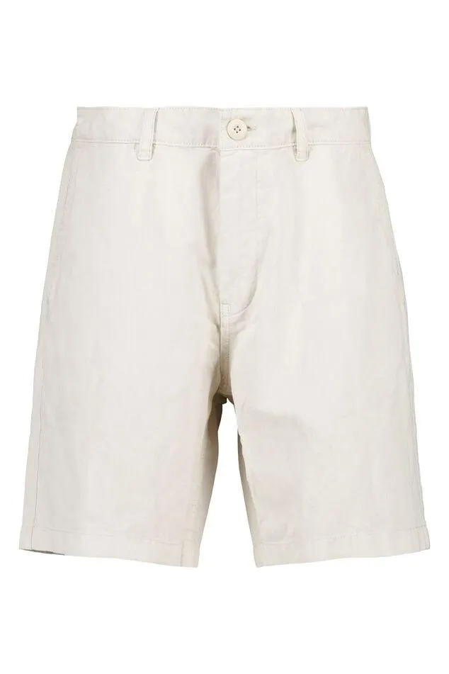 Korte broek met knoop- en ritssluiting, steekzakken en achterzakken