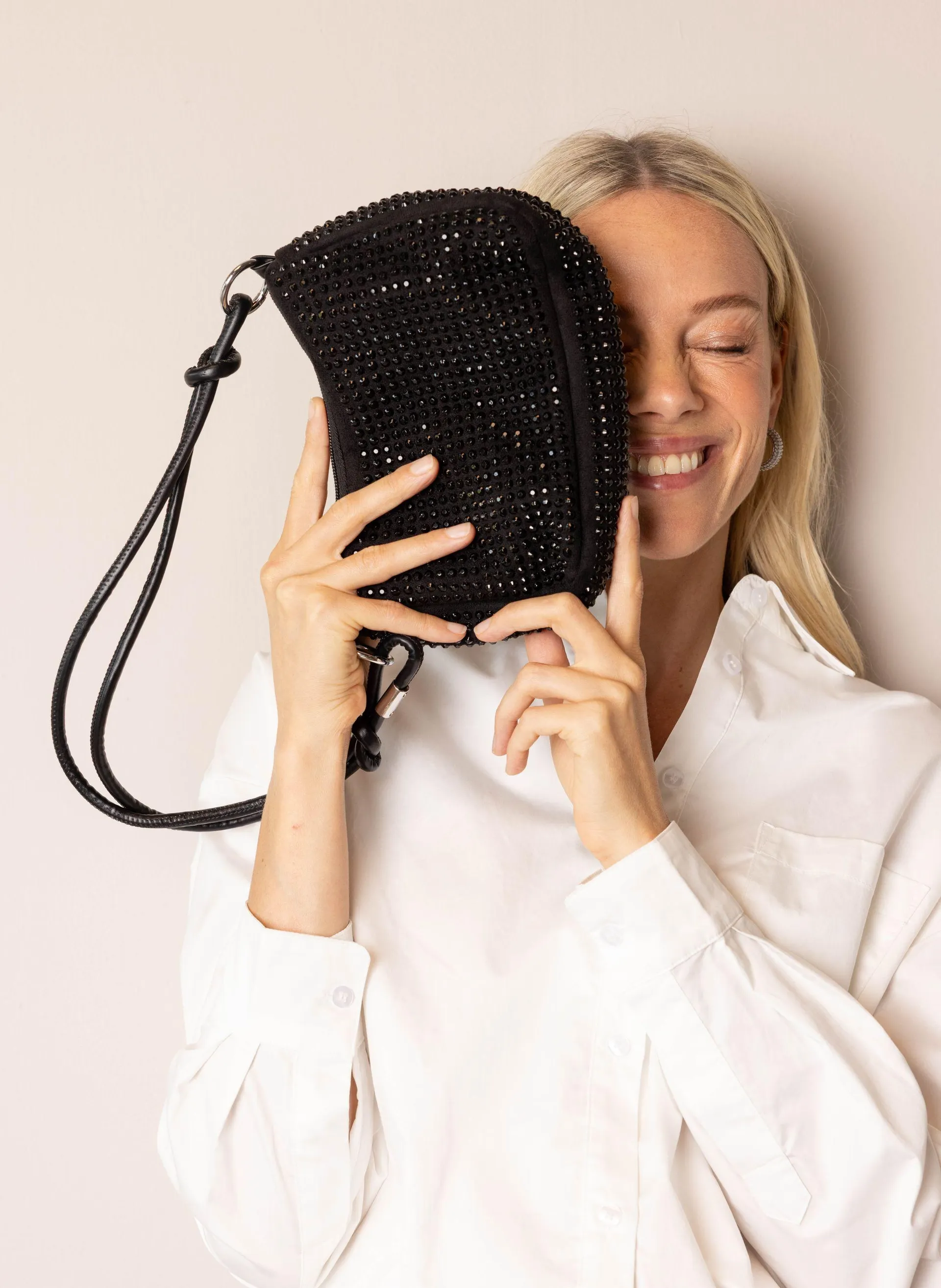 Zwarte schoudertas met strass steentjes