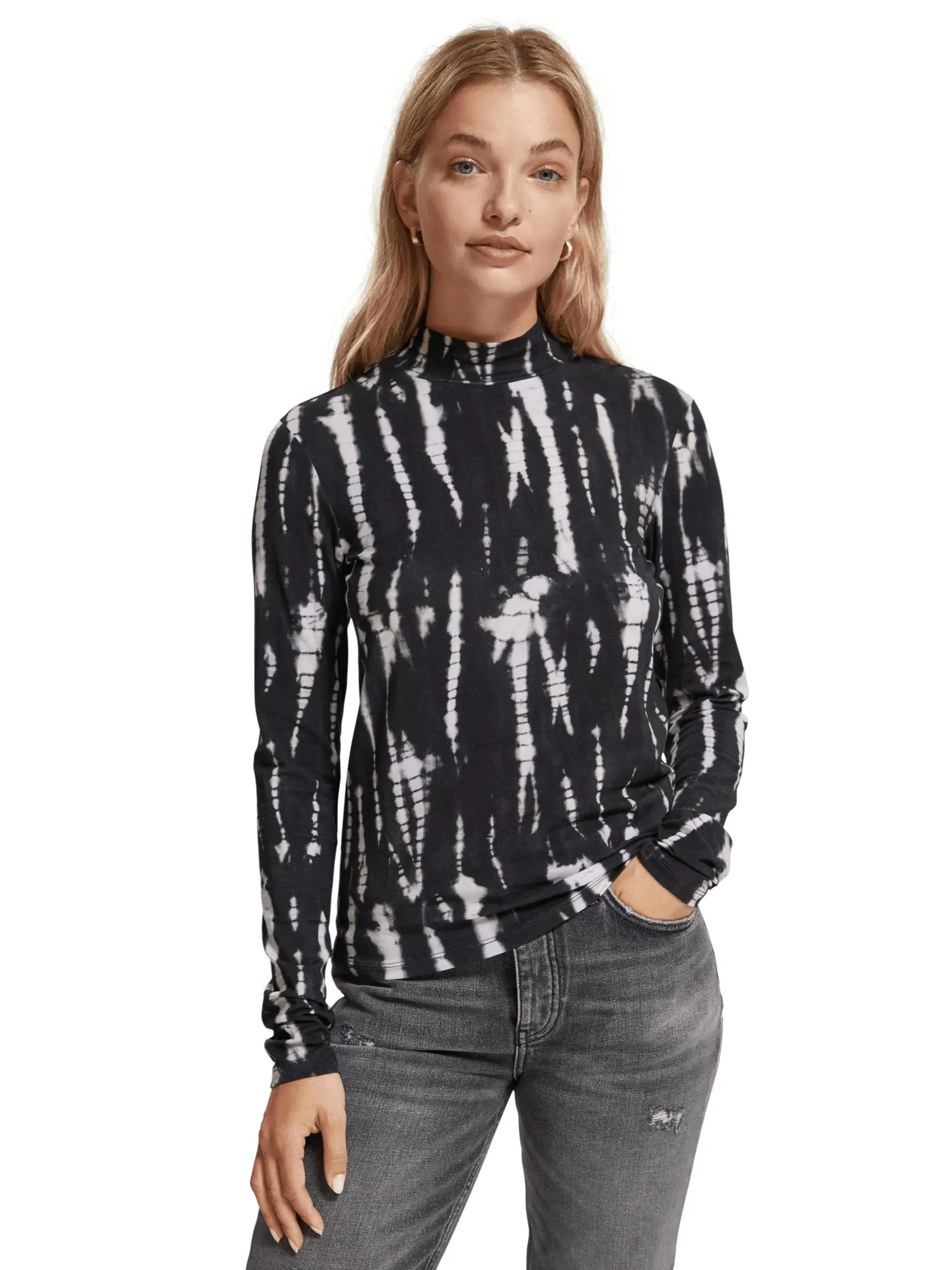 Printed long-sleeved mock neck top
