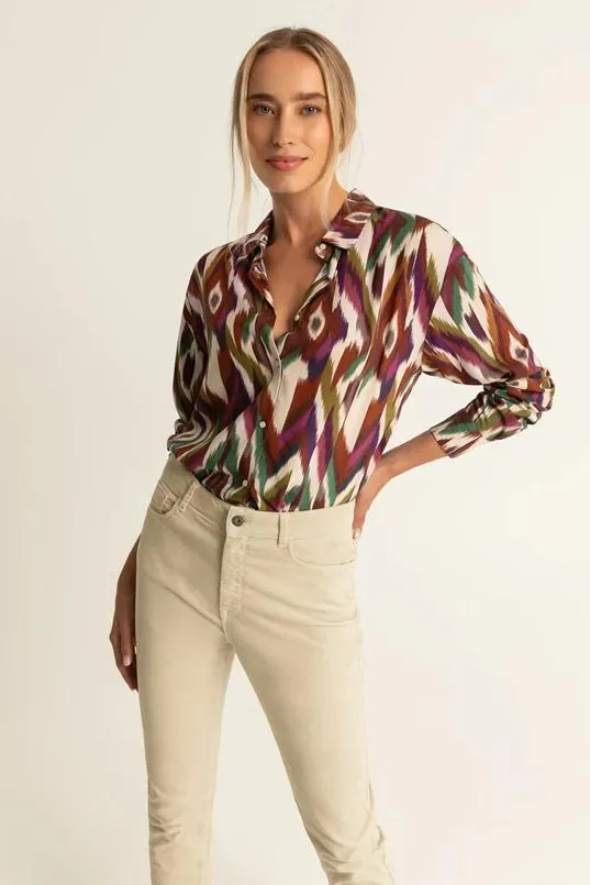 Bloes met Ikat print