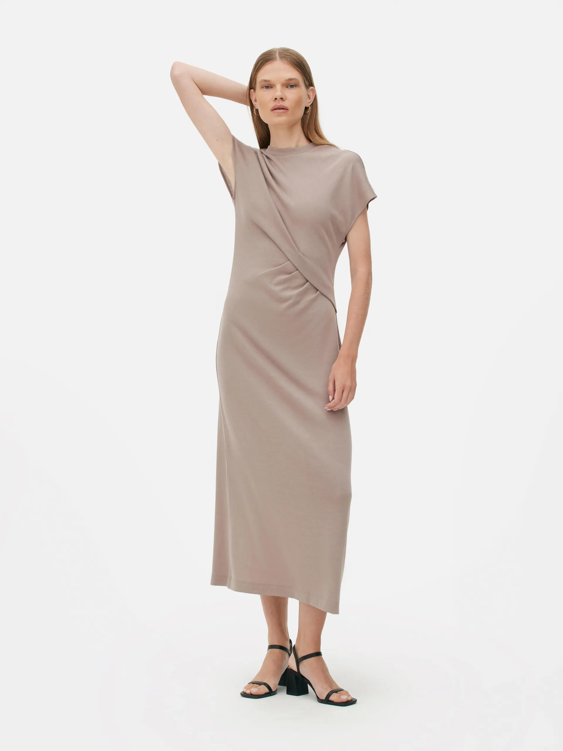 Vestido de punto con detalle retorcido de The Edit