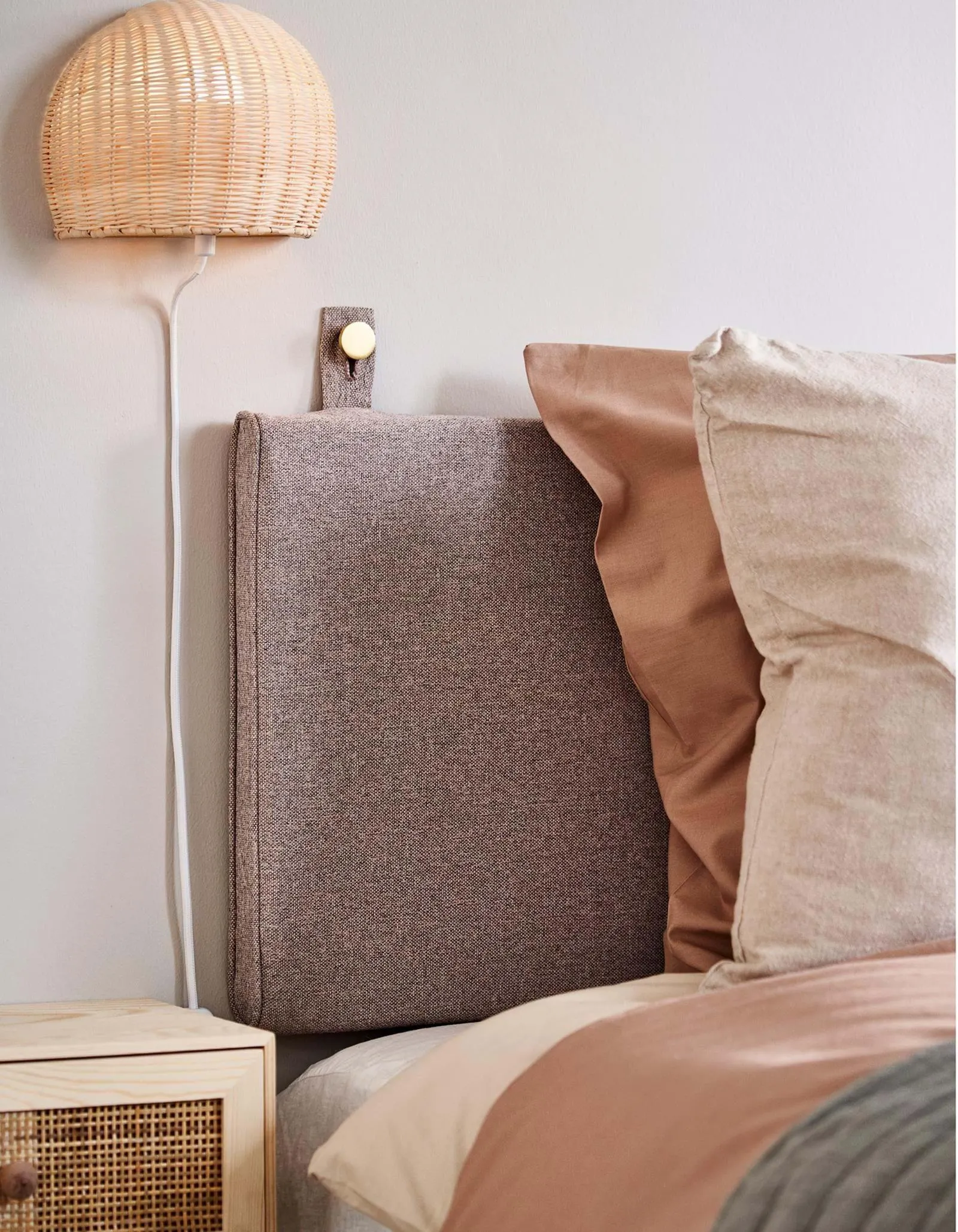 Knop Messing. 2,6 x 1,6 cm.