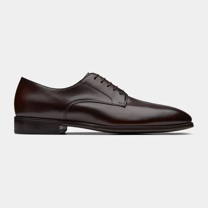 These classic brown derby lace-ups are crafted with a full leather sole and lining from supple calf leather.
