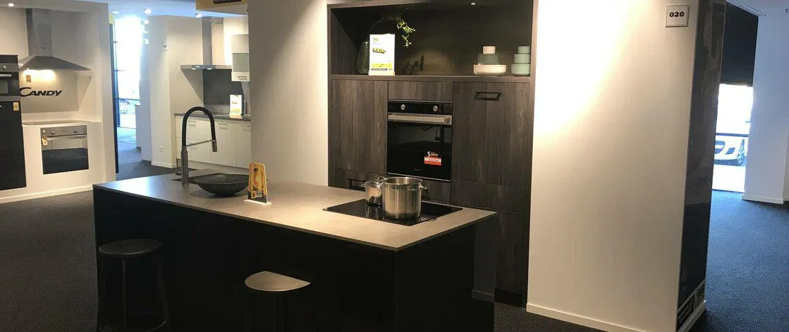 Showroom sale SOFIE / GL-LEAH Son