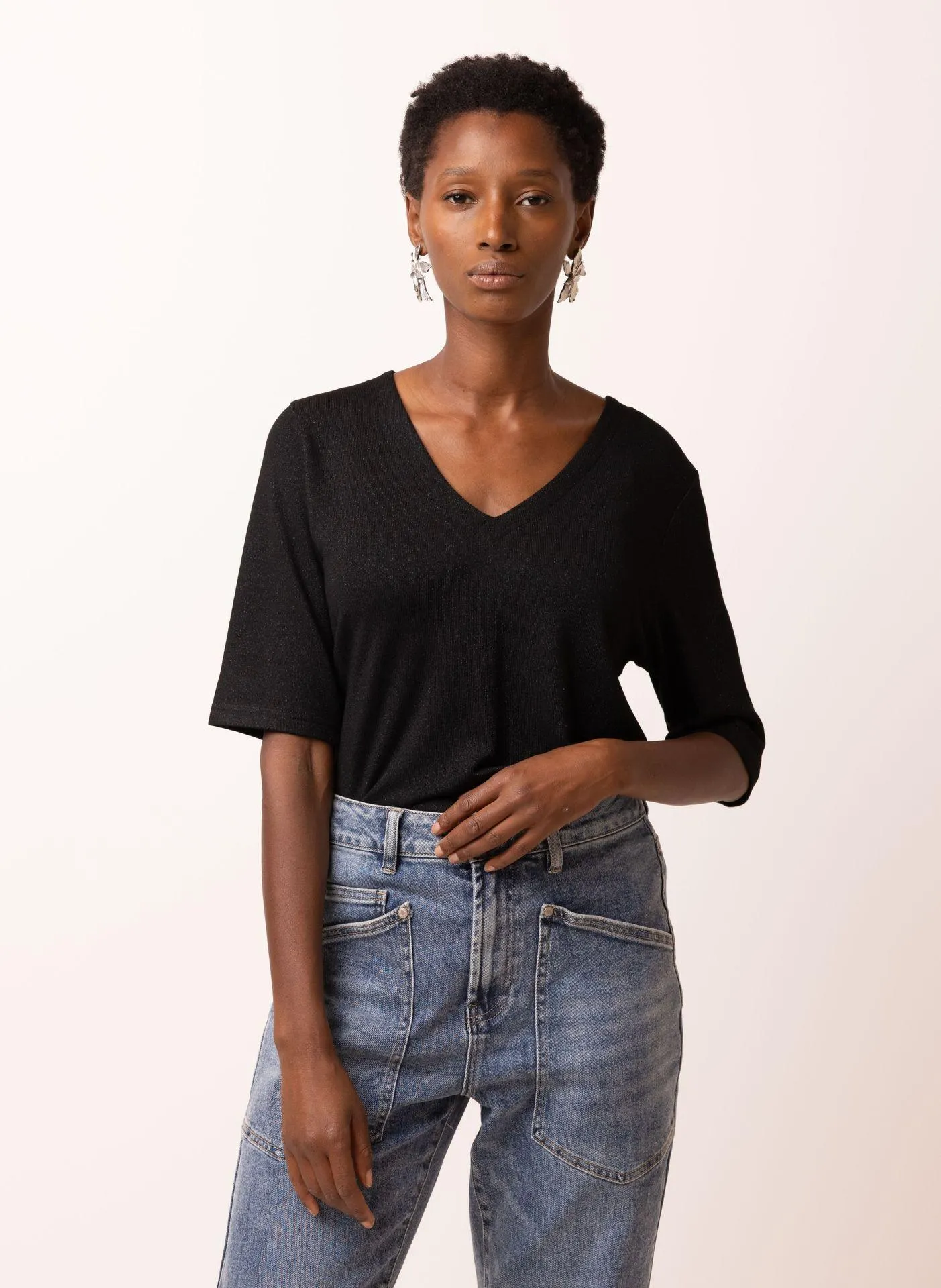 Zwart shirt met subtiele glans