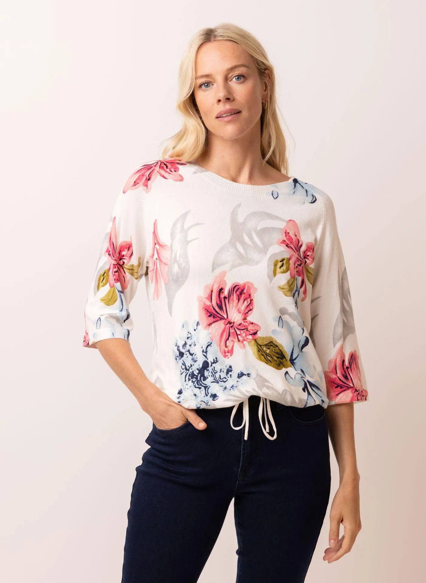 Fijngebreide trui met bloemendessin