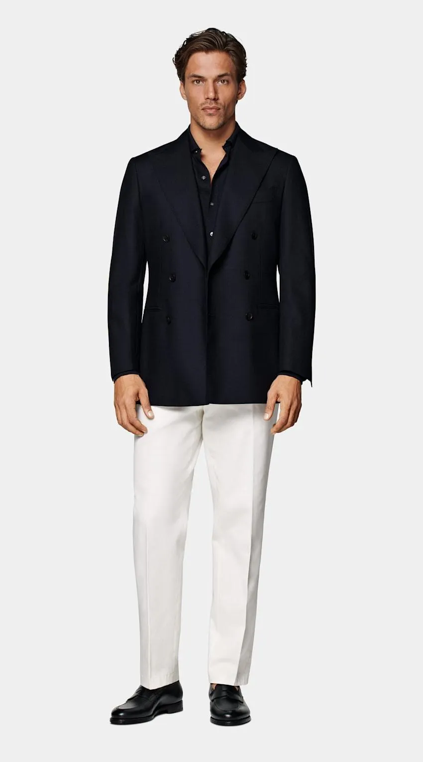 A must-have for the avid traveler and fan of iconic tailoring, this navy, crease-resistant Havana blazer is tailored to a slim double-breasted fit with a bold peak lapel.