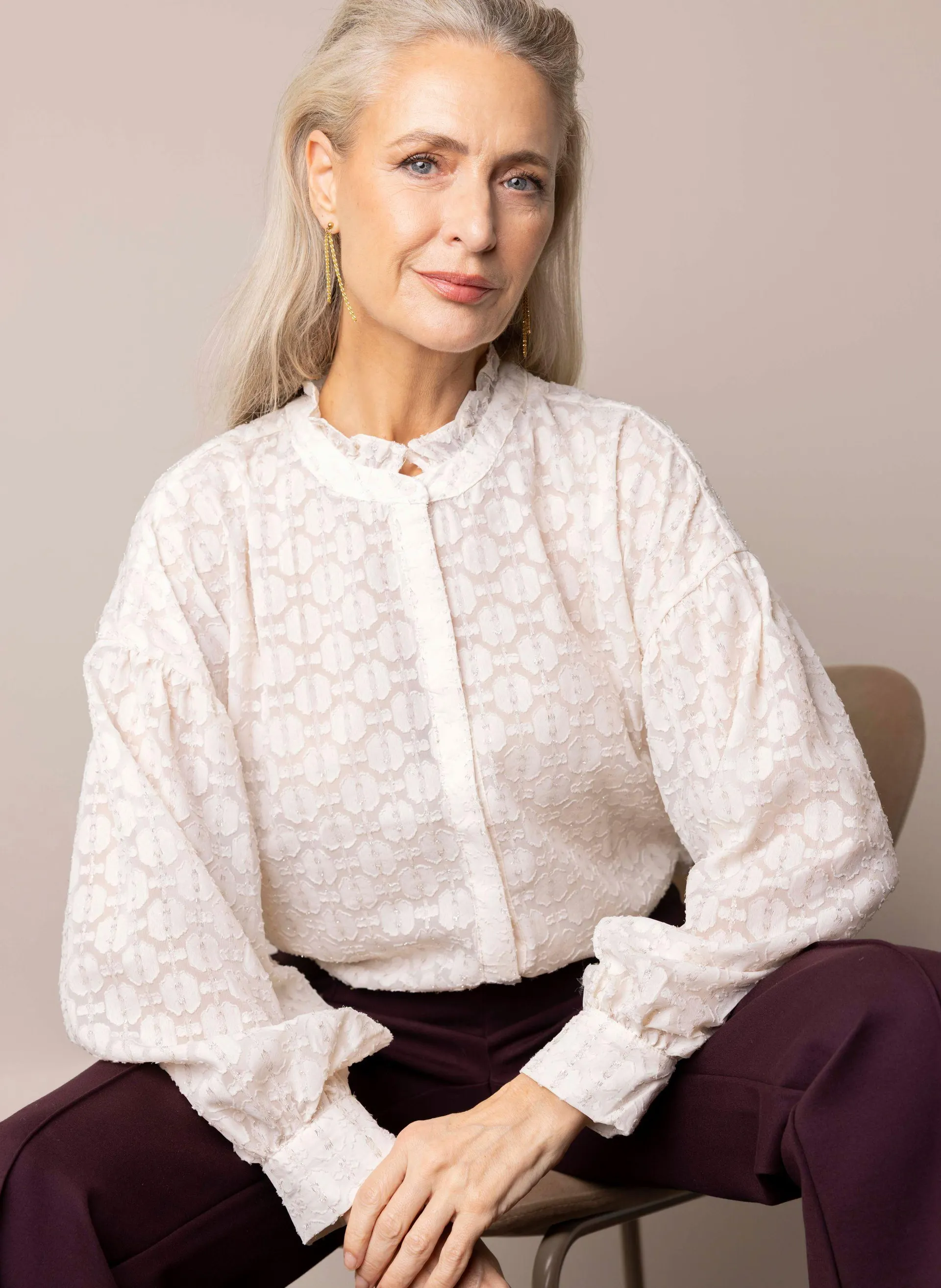 Ecru blouse met borduursels