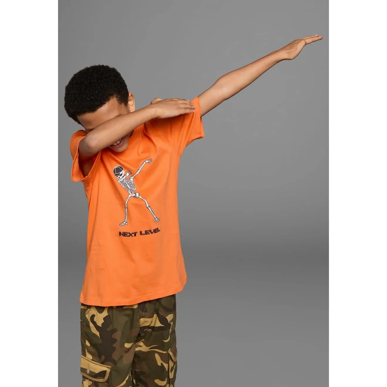 KIDSWORLD T-shirt Met coole print: NEXT LEVEL Korte mouwen, basic snit, met trendy statements en slogans