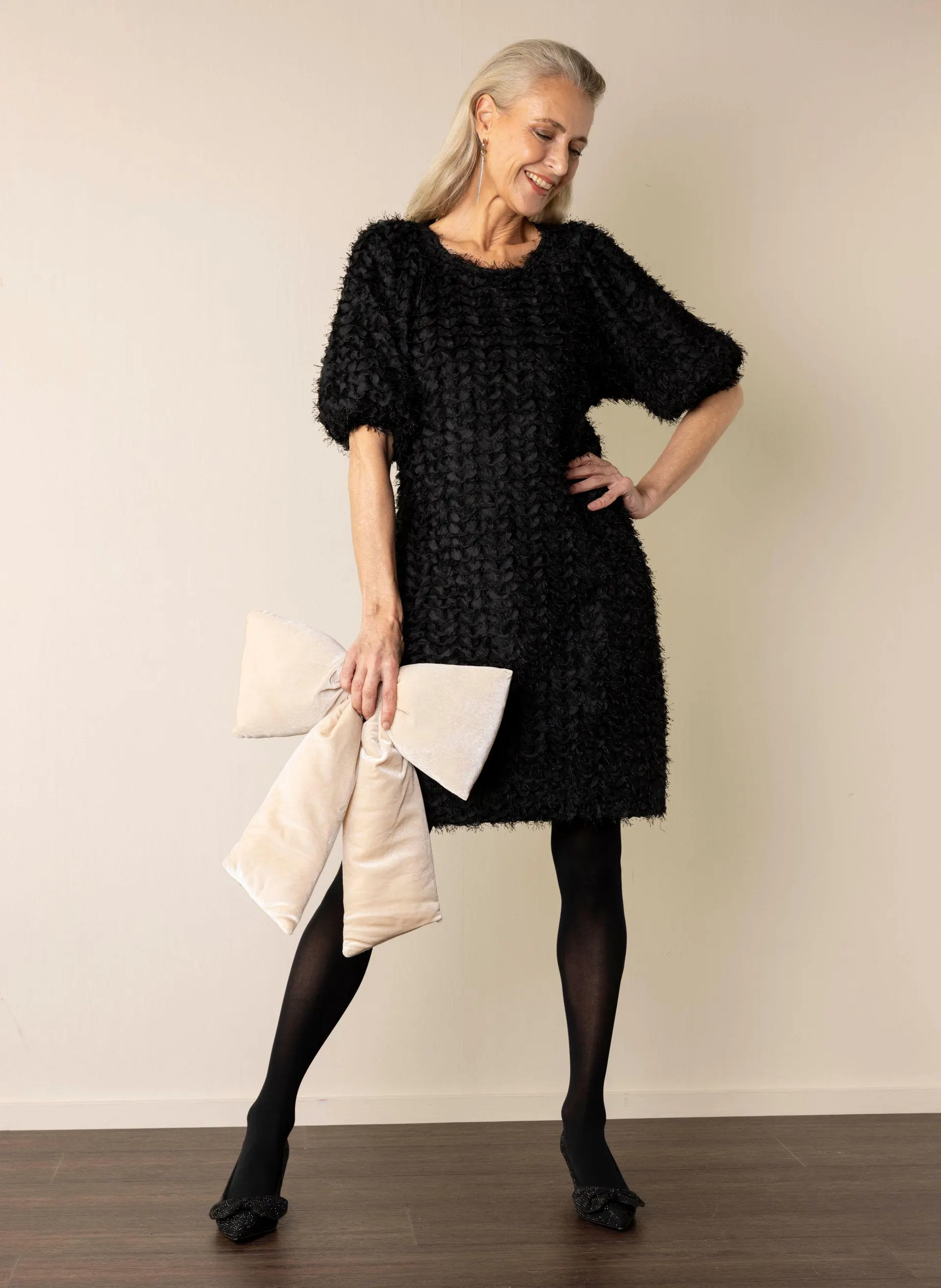 Zwarte midi jurk met structuur