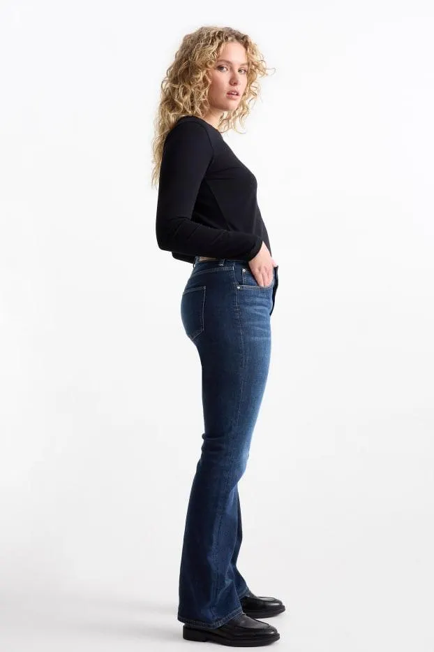 Bootcut jeans - mid-rise waist