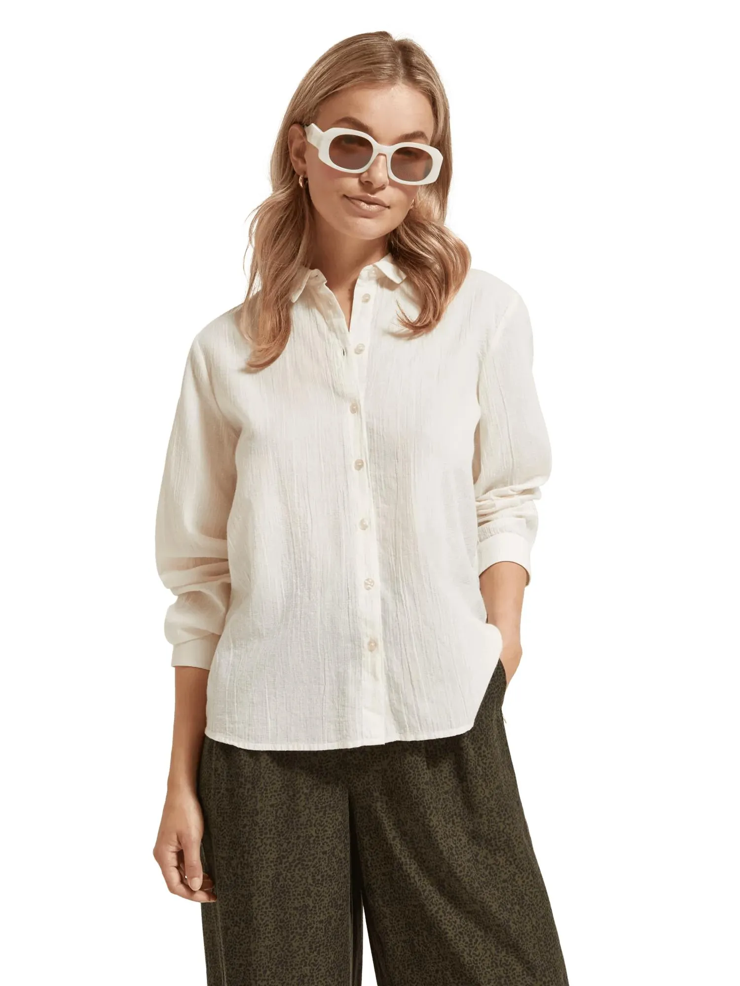 Regular fit buttoned shirt