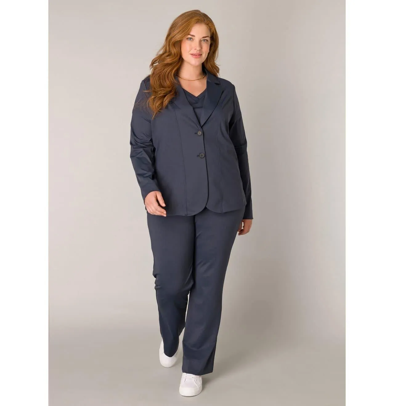 Base Level Curvy Jasje Leah met reverskraag en stretch