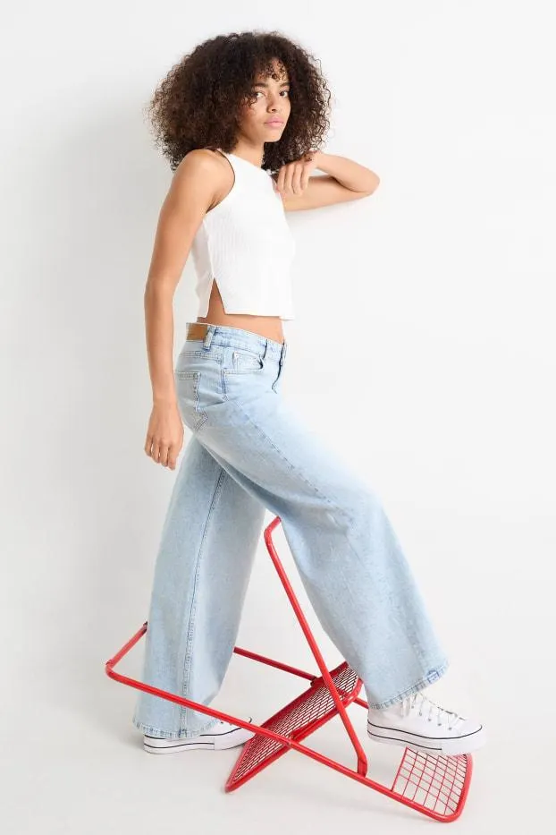 Wide leg jeans - low-rise waist