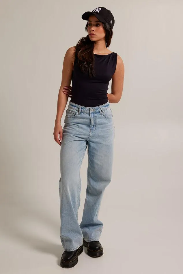 Basic top met ronde hals