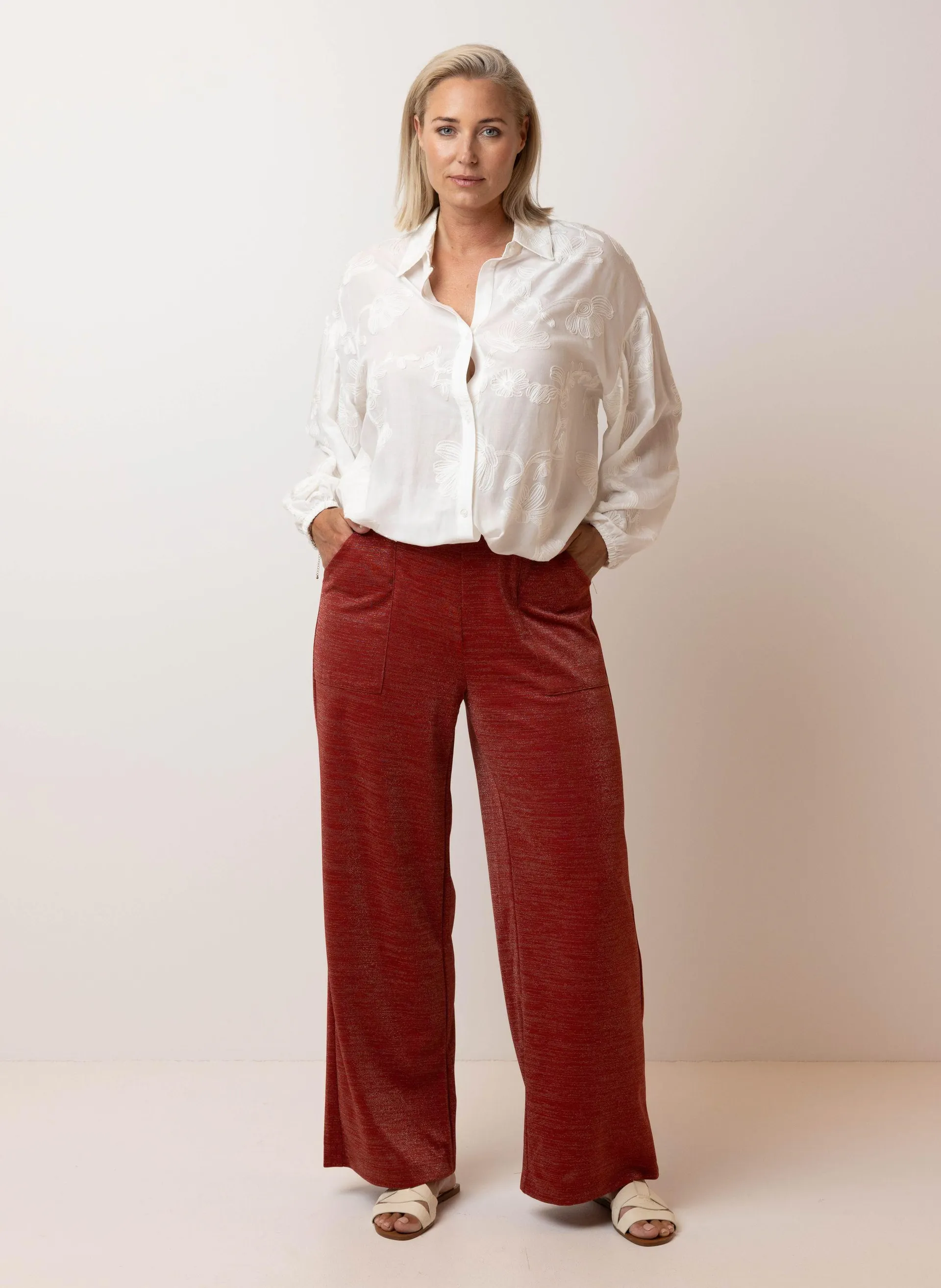 Donkerroze wijde broek met glans