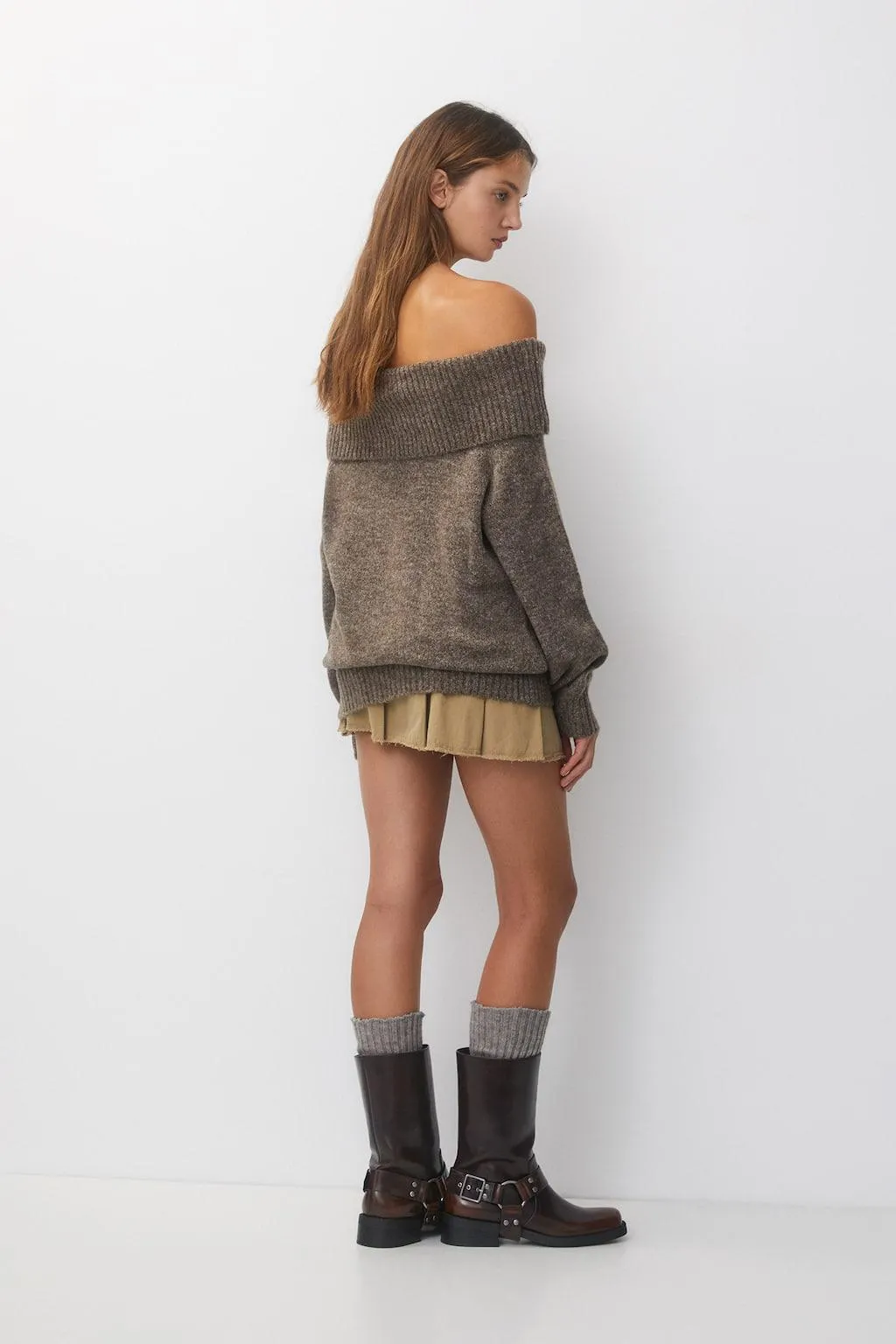 TRUI MET BLOTE SCHOUDERS