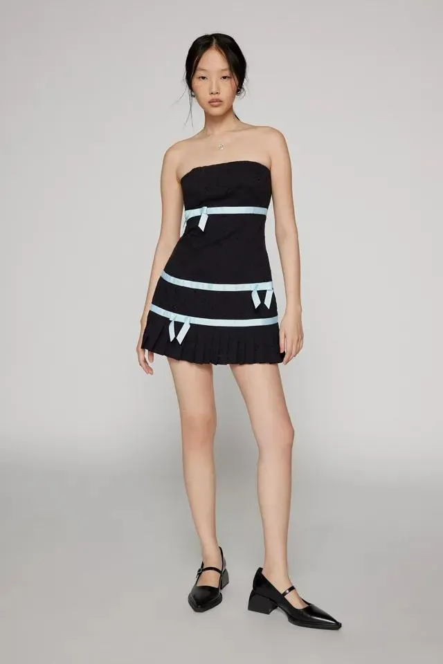 Kimchi Blue Violetta Eyelet Strapless Mini Dress