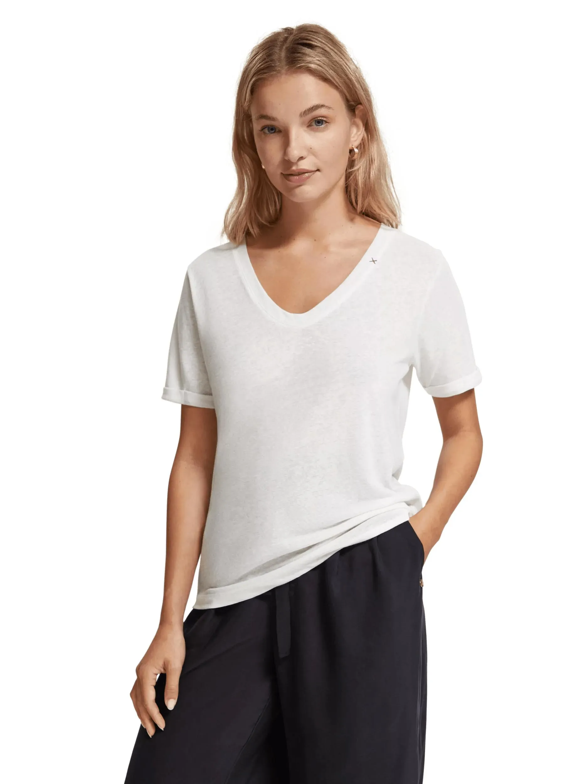 Embroidered linen-blended V-neck T-shirt