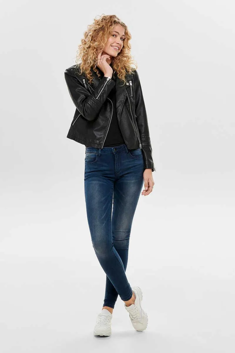 Cazadora de polipiel estilo biker