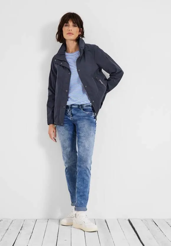 Korte jas met zakken