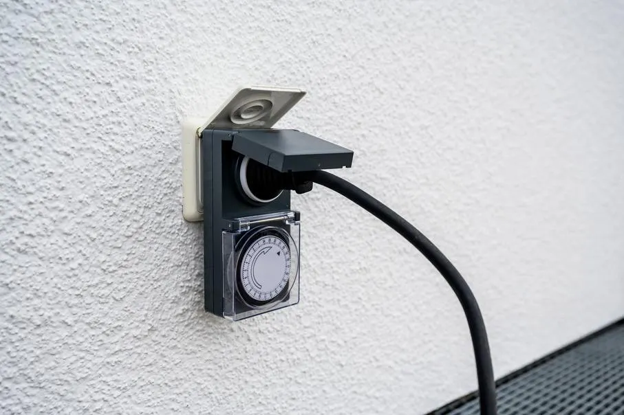 brennenstuhl MZ 44 DE IP44 Stopcontact Dag-tijdschakelklok Grijs