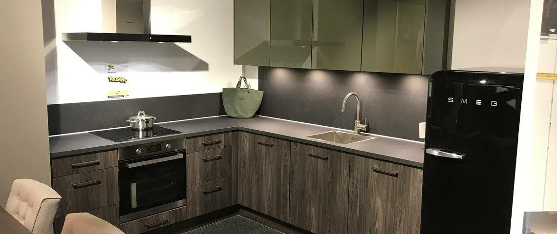 SOFIE / JENNIFER Hulst