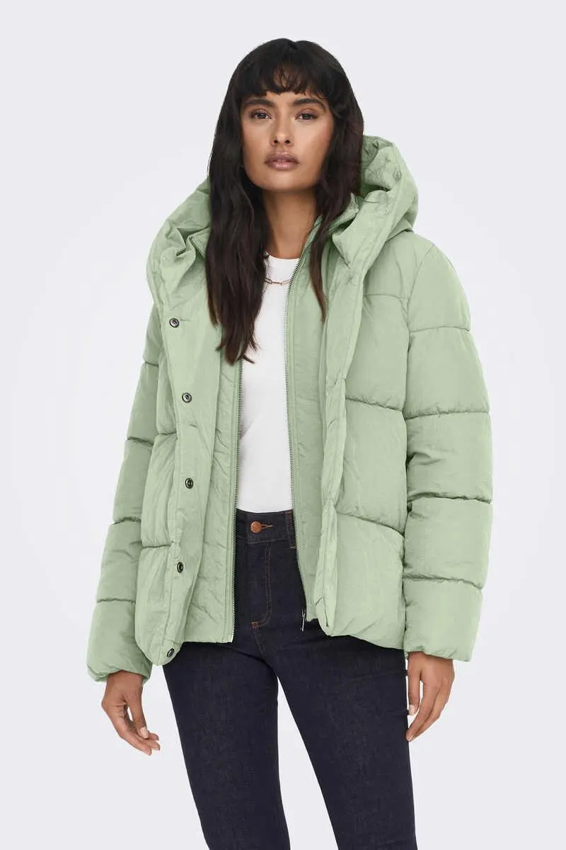 Chaqueta acolchada con capucha