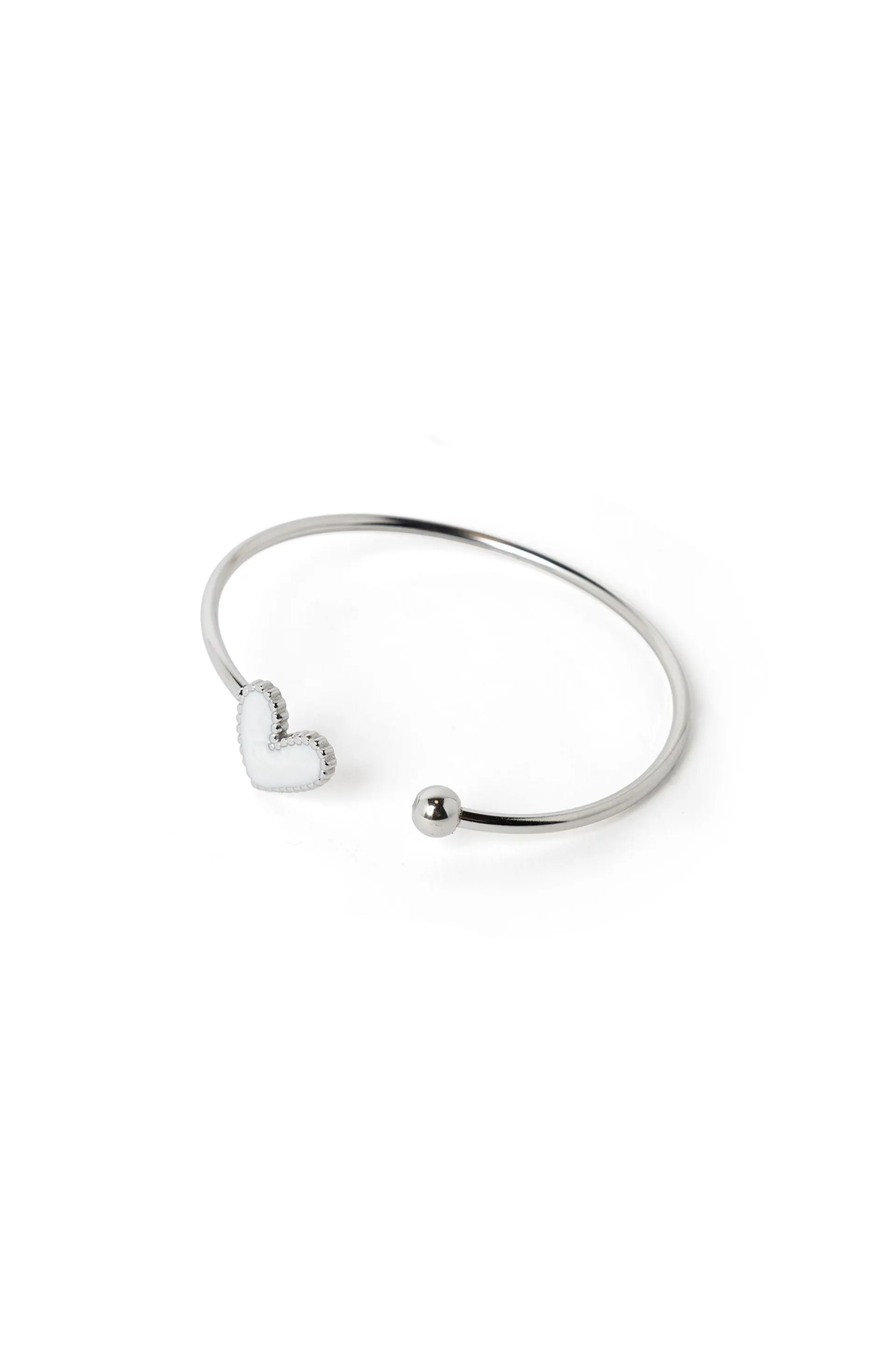 Zilverkleurige armband met wit hartje