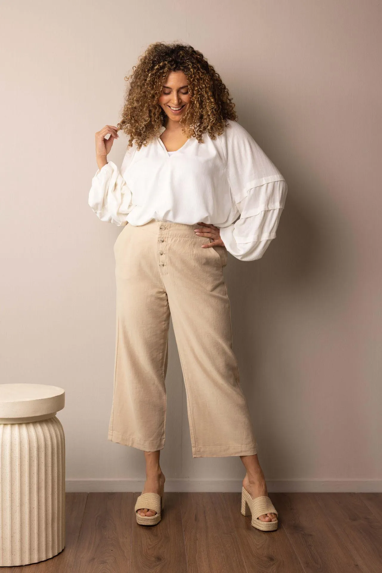 Zandkleurige rechte broek