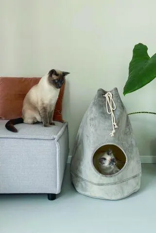 Designed by Lotte Vilar - Kattenhuis - Kunstvezel - Grijs - 45x45x60 cm
