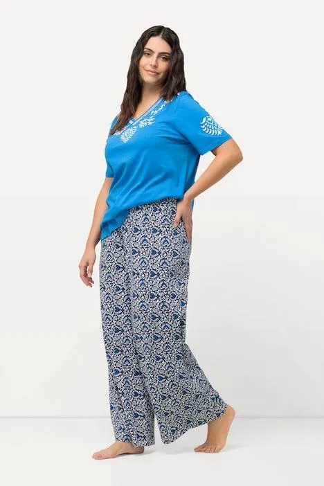 Pyjama, bloemenprint, V-halslijn, halve mouwen