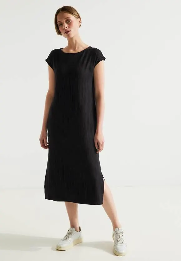 Geribbelde jurk met U-boothals