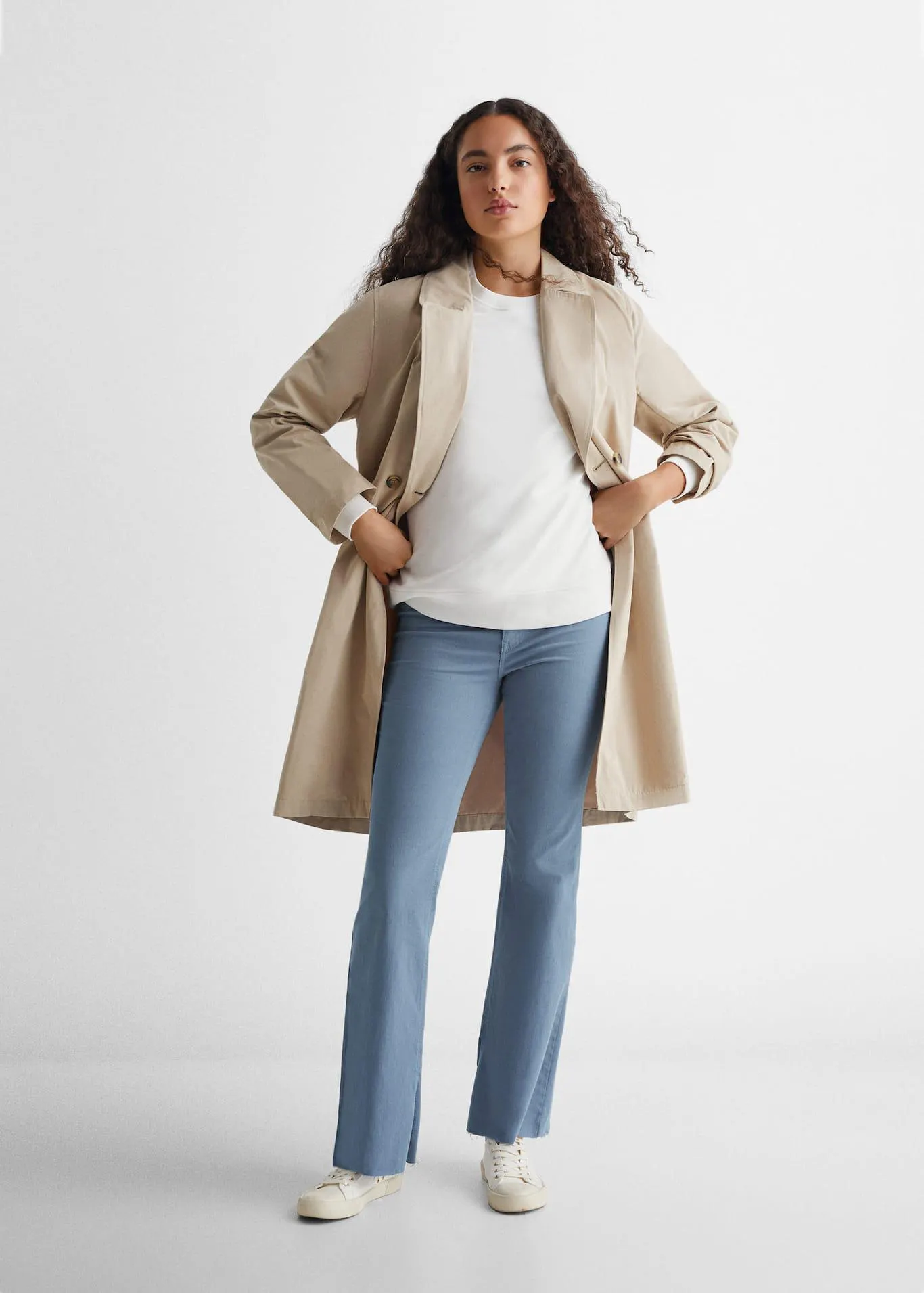 Flared jeans met split