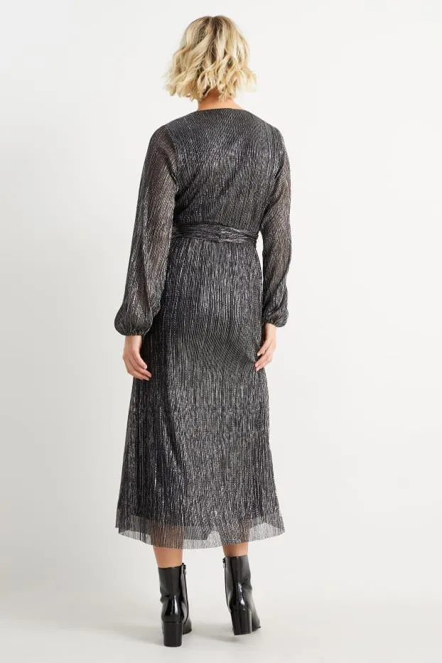 V-neck dress
