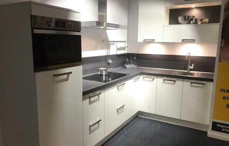 Showroom sale SWIFT-194-F Wateringen