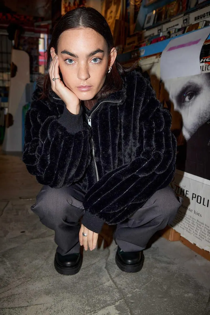 Abrigo de pelo sintetico