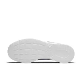 Nike Tanjun