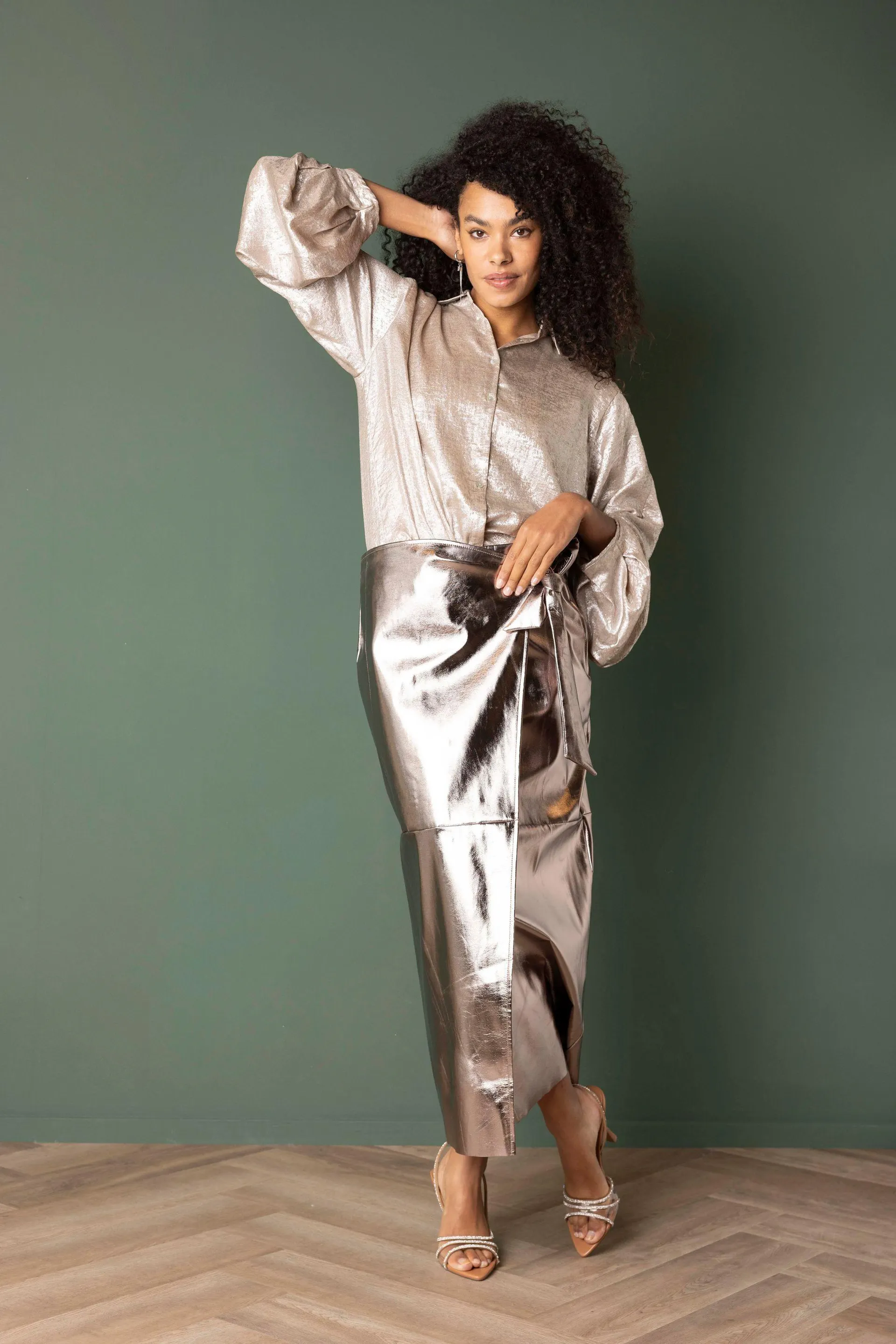 Champagnekleurige blouse met glans