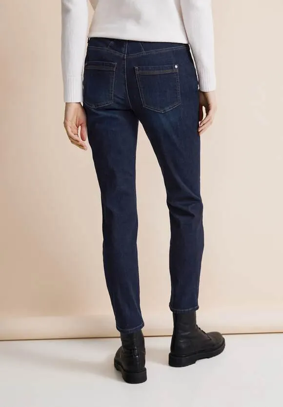 Casual fit mom jeans