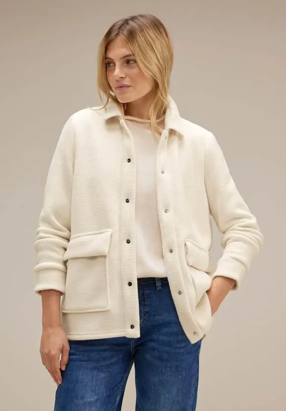 Zachte jas met shirtkraag