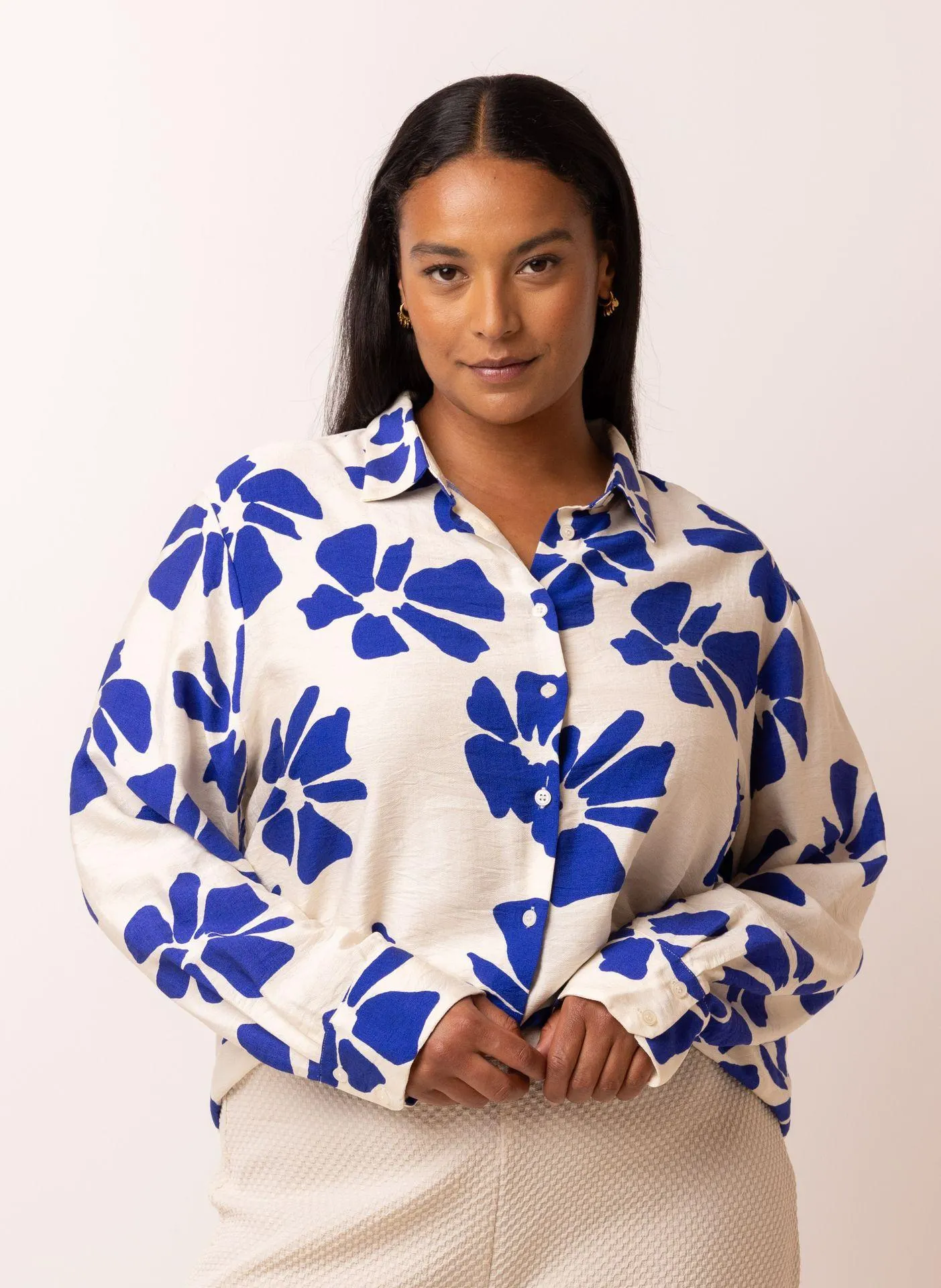 Ecru blouse met bloemendessin