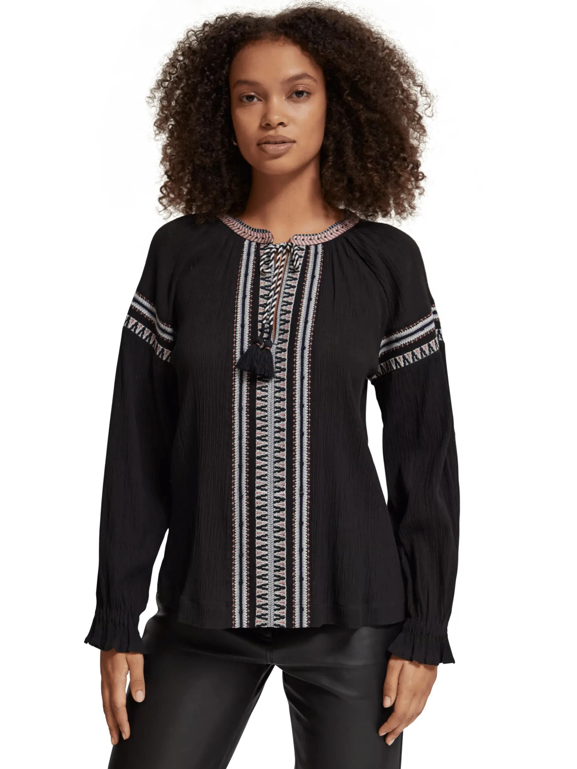 Balloon sleeve embroidery blouse