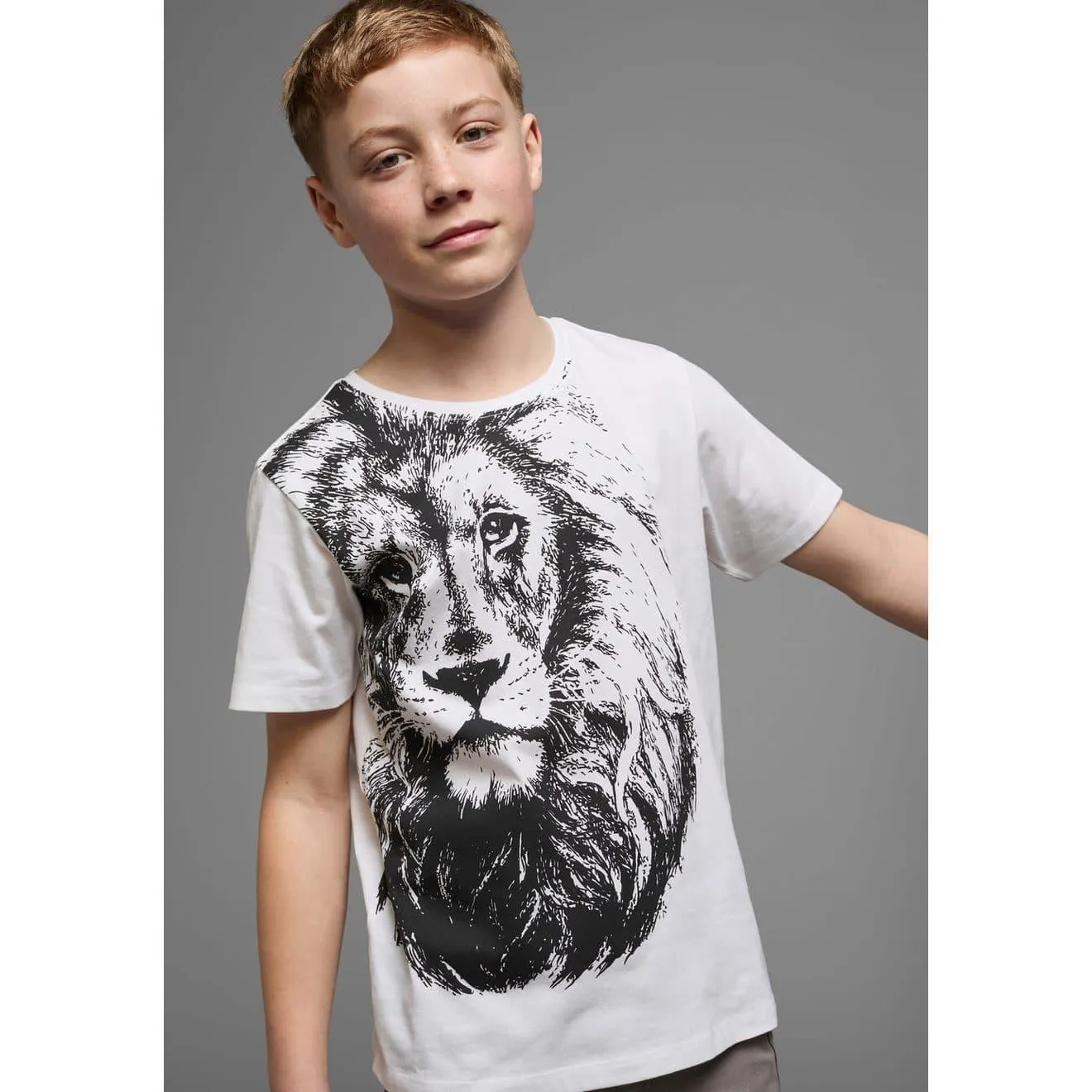 KIDSWORLD T-shirt Met coole LEEUW-print Korte mouwen, basic pasvorm, bedrukt, ronde hals
