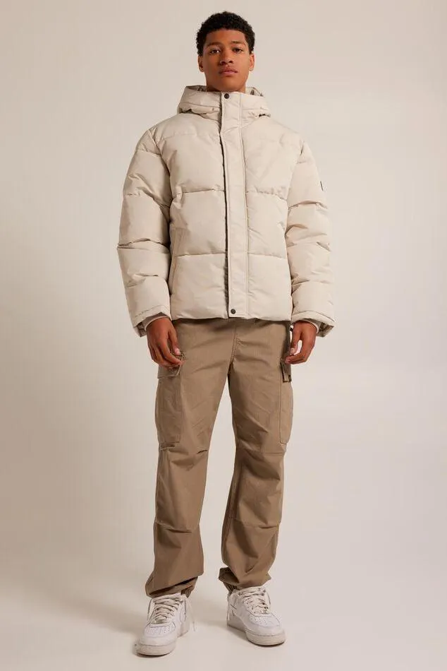 Kort pufferjack met capuchon