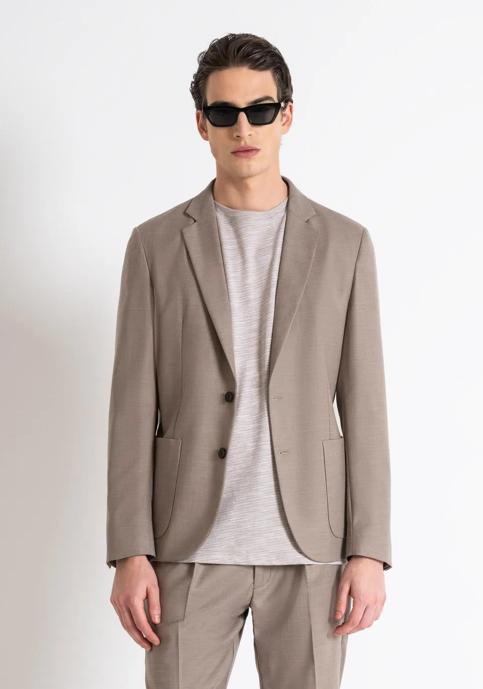 “FRIDA” SLIM FIT JACKET IN STRETCH VISCOSE BLEND FABRIC WITH SLUB EFFECT