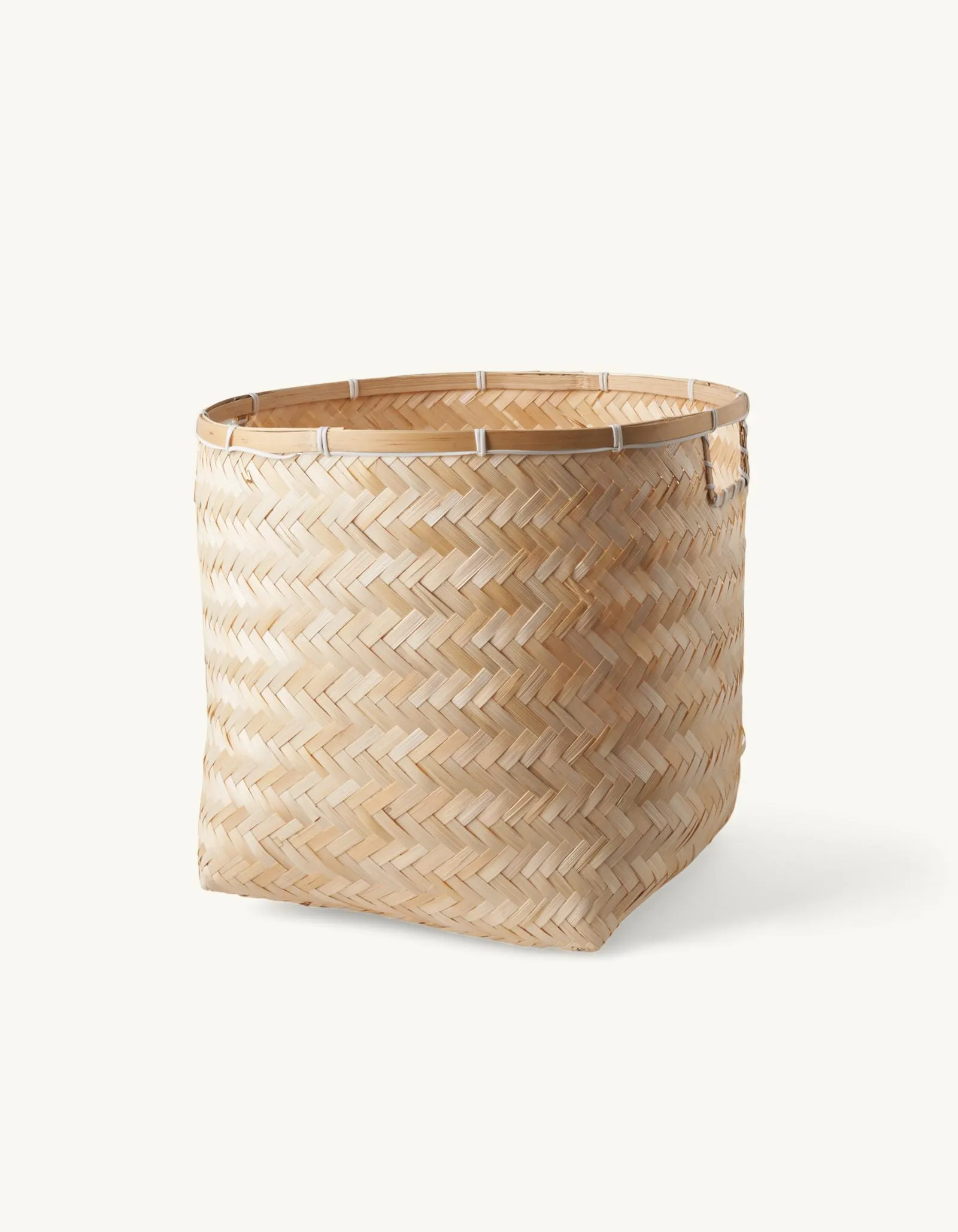 Mand Bamboe. 38 x 35 cm.