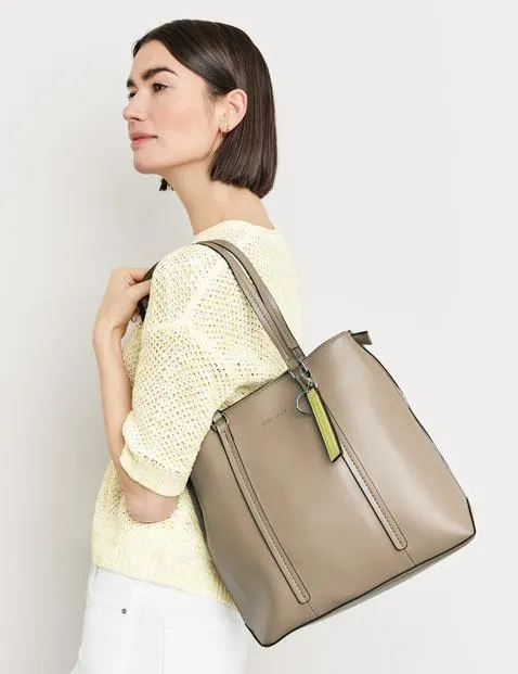 Modieuze shopper met hanger