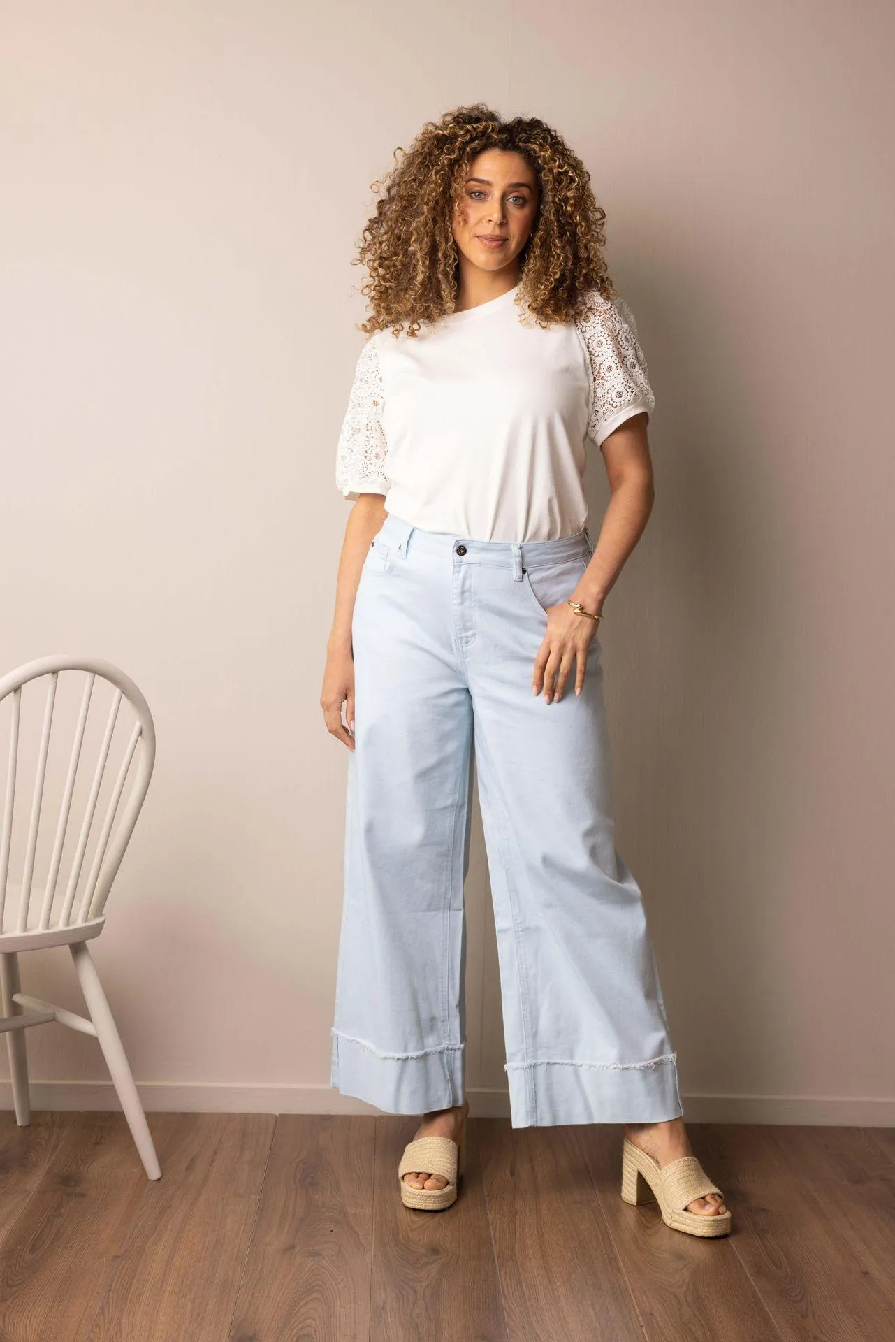 Lichtblauwe wijde jeans