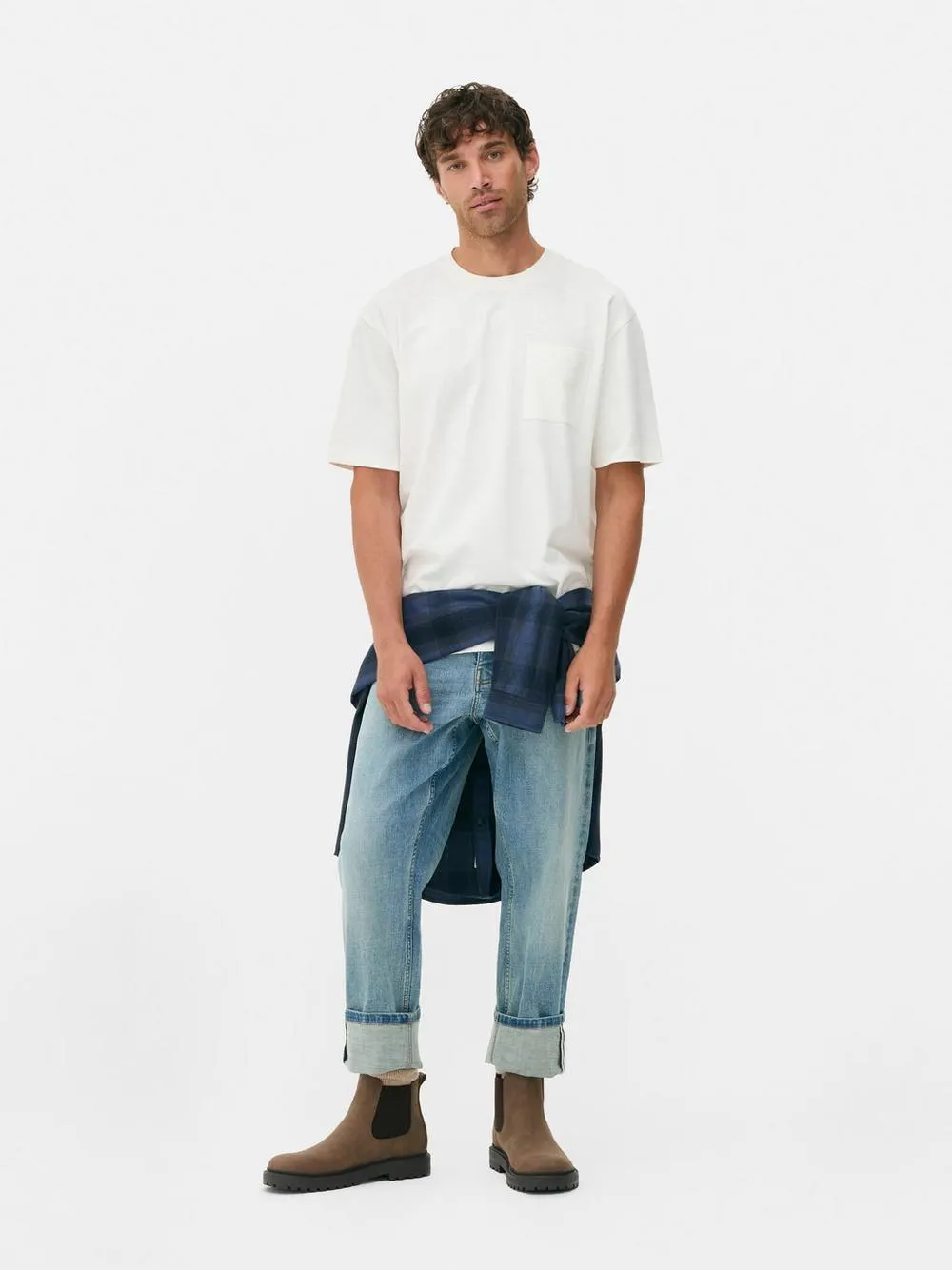 Camiseta con bolsillo en el pecho de The Stronghold